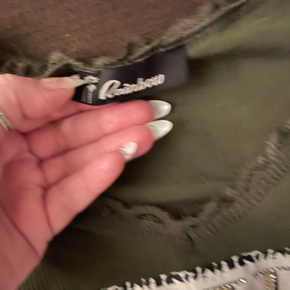 Woman - Picture 3 of 6